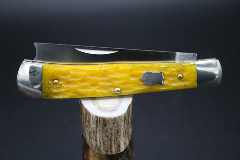 Cooper Cutlery 5119YJB Yellow Jig Bone Trapper.
