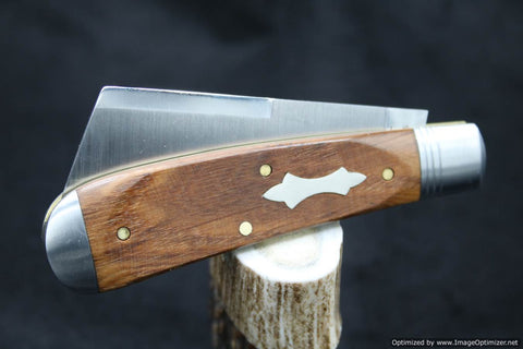 Cooper Cutlery/Schatt & Morgan Ohio Chestnut Saw Cut Sway Back #01 Harvester.